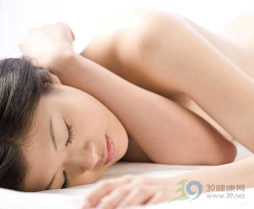 当心!睡姿不对会引发产后腰疼