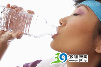 没食欲吃得少 也不能停降脂药