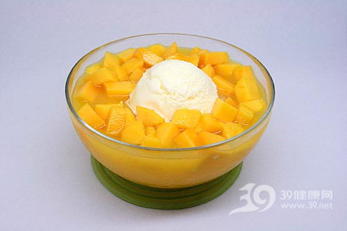 提醒:夏季水果不适宜冰着吃!