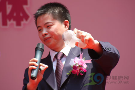 新时代引进“小蜜蜂99”顶级丰胸假体