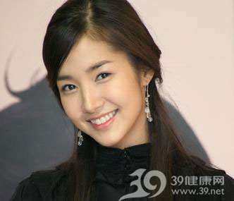 把鼻子隆起就成美人了吗?