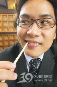 经常塞牙？下一步就是龋齿