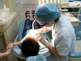 塞牙易患牙周炎